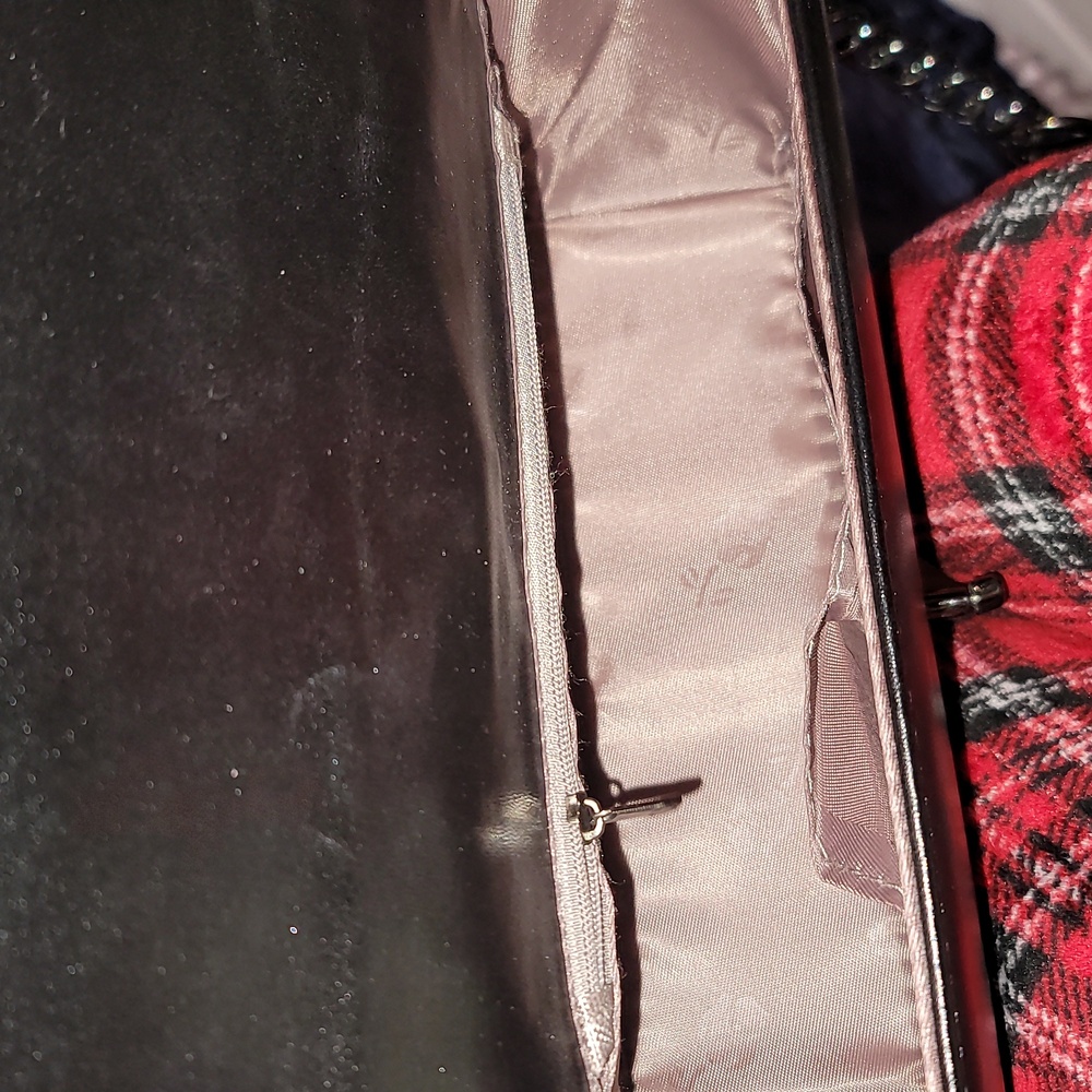 Quilted black purse - Picture 3 of 4